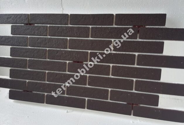 Kaufen Sie vordere Thermopaneele vom Hersteller. Der Preis für ein Thermopaneel mit Klinkerfliesen. Thermopaneele für eine Fassade und einen Sockel für einen Ziegelstein. Dämmung von Hausfassaden mit Keramik-Granit-Thermoplatten 5