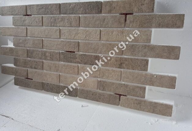 Kaufen Sie vordere Thermopaneele vom Hersteller. Der Preis für ein Thermopaneel mit Klinkerfliesen. Thermopaneele für eine Fassade und einen Sockel für einen Ziegelstein. Dämmung von Hausfassaden mit Keramik-Granit-Thermoplatten 6