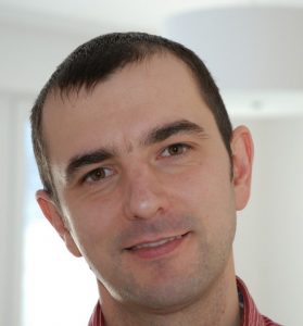 About company 3 Александр - начальник цеха по производству термопанелей