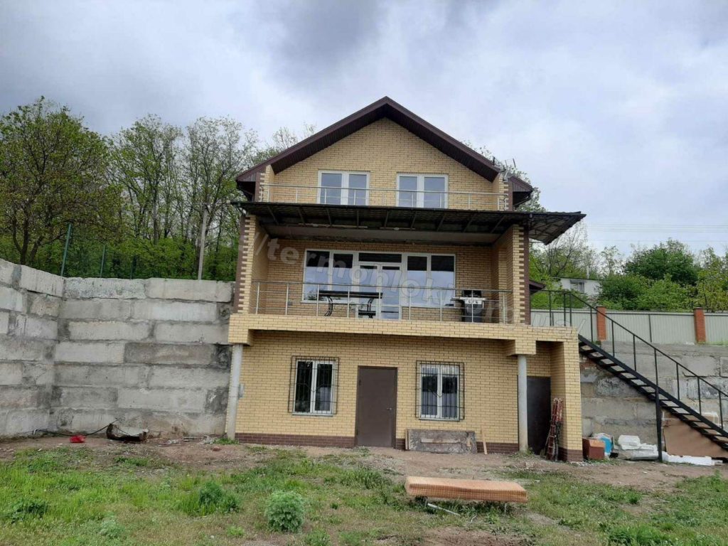 Dibrovo. Dnepropetrovsk region. Thermal panel with facade tiles Cerrad sand (facade) and braz (corners) 3