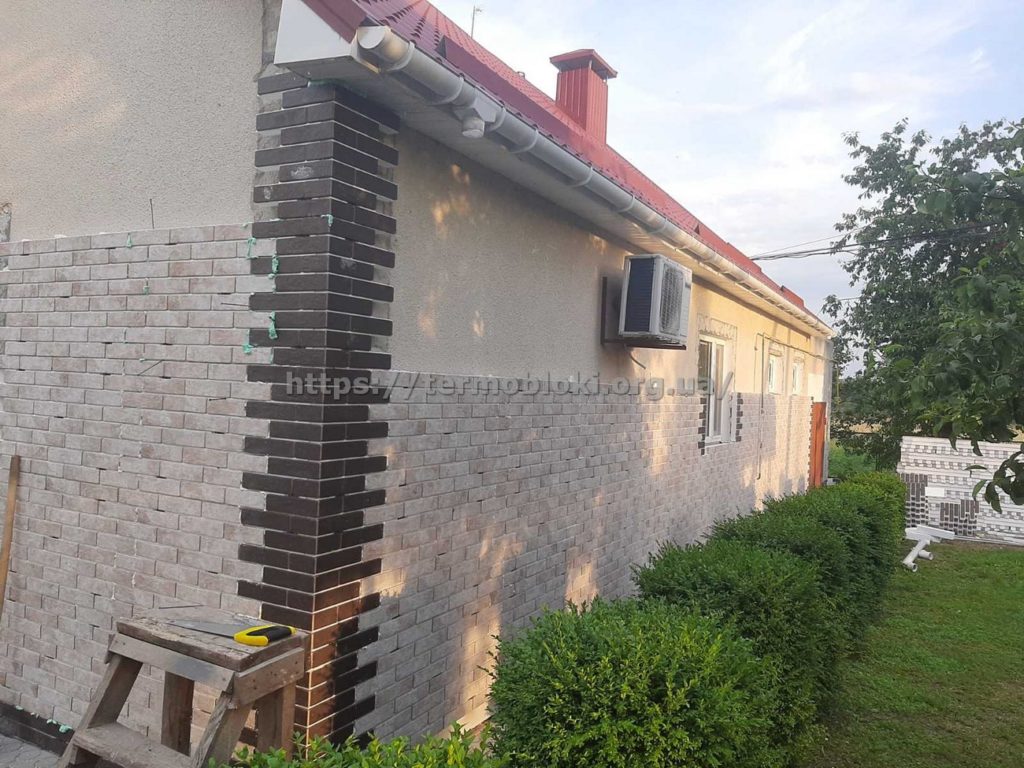 Новгородка. Кировоградская область. Термопанель с керамогранитной плиткой брикстайл оксфорд крем и стренд коричневый процесс 2