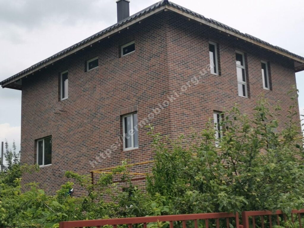 Украина. Винница. Термопанель Термодом с клинкерной фасадной плиткой "лофт брик чили" CERRAD 13